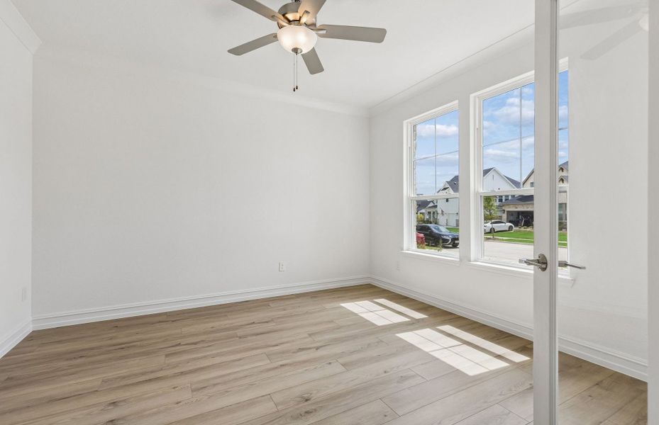 Spacious, unfurnished interior of a new home in Treeline, Justin (Image 19).