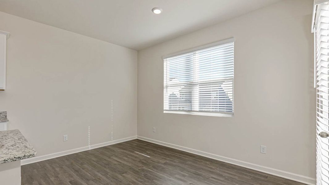 Spacious, unfurnished interior of a new home in Sherwood Manor, Atlanta (Image 8).