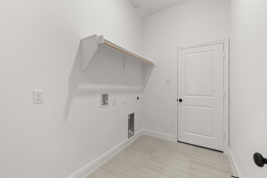 Spacious, unfurnished interior of a new home in Lovers Landing, Forney (Image 26). Spacious, unfurnished interior of a new home in Lovers Landing, Forney (Image 26).