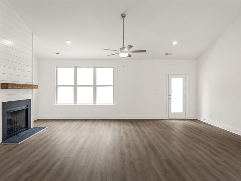 Spacious, unfurnished interior of a new home in Woods Crossing, Gallatin (Image 55).