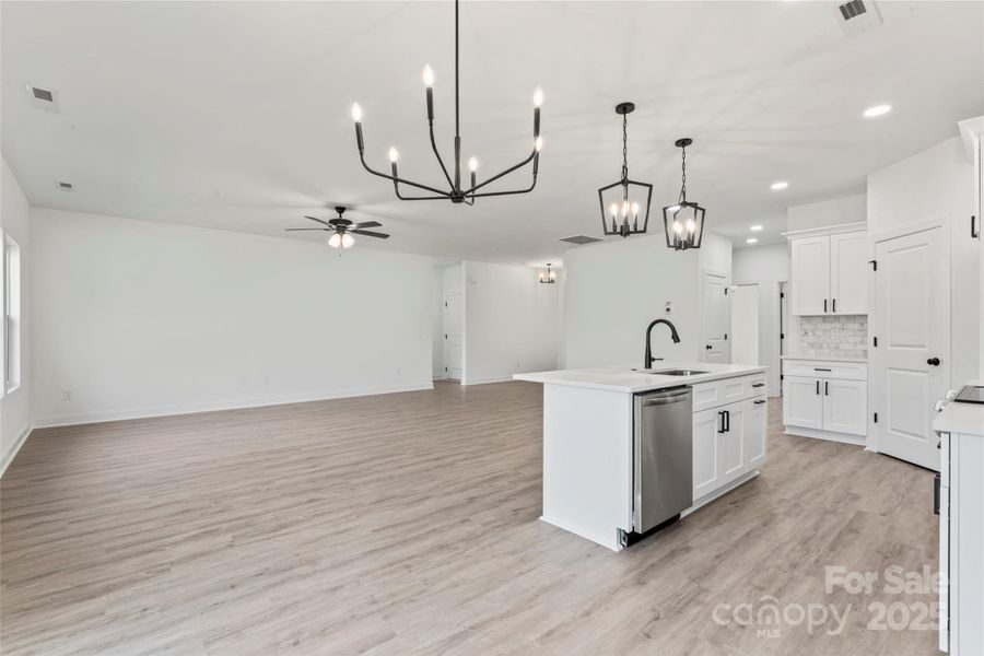 Spacious, unfurnished interior of a new home in , Harrisburg (Image 21).