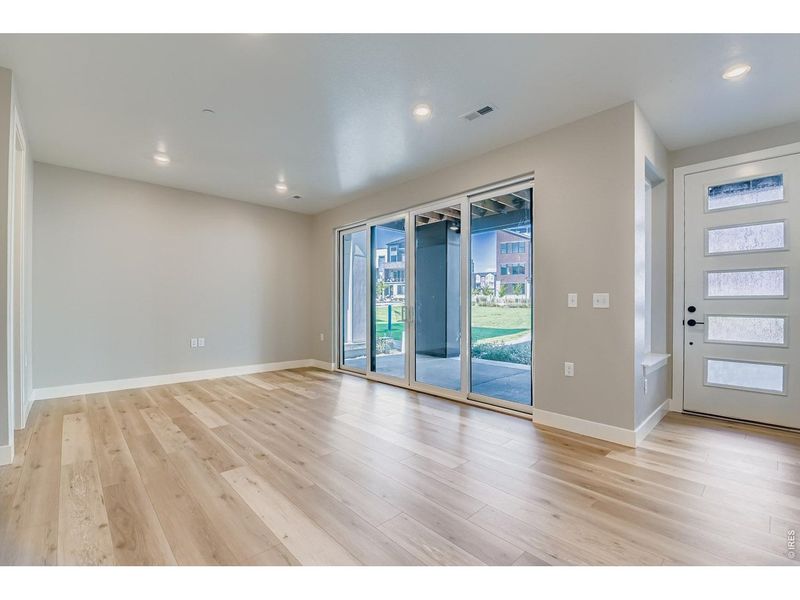 Spacious, unfurnished interior of a new home in Baseline, Broomfield (Image 25).