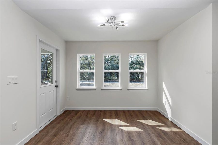 Spacious, unfurnished interior of a new home in , Dunnellon (Image 26).