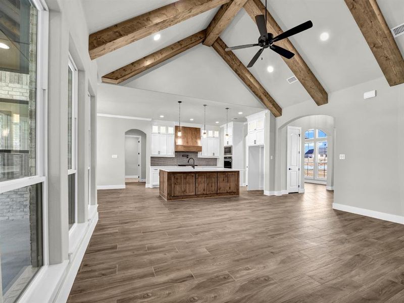 Spacious, unfurnished interior of a new home in , Weatherford (Image 34).