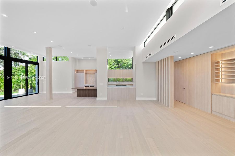 Spacious, unfurnished interior of a new home in , Biscayne Park (Image 11).