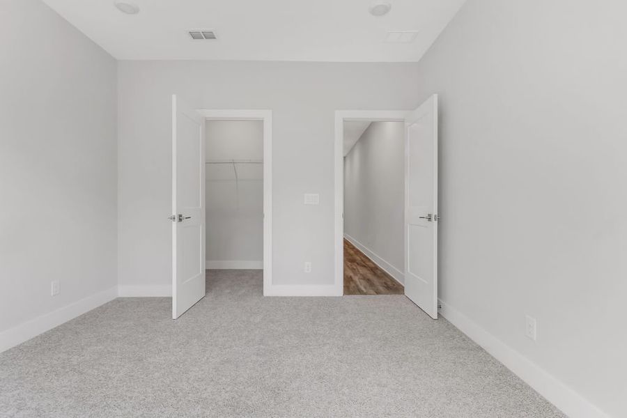 Spacious, unfurnished interior of a new home in Echo Park, Suwanee (Image 37).