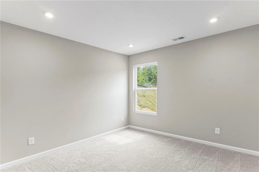 Spacious, unfurnished interior of a new home in Sage Woods, Dallas (Image 17).