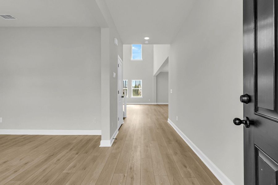 Spacious, unfurnished interior of a new home in Watson Hill, Summerville (Image 40).
