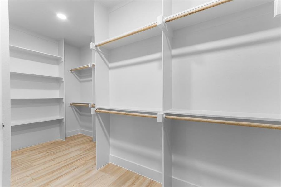 Spacious, unfurnished interior of a new home in , Dallas (Image 24).