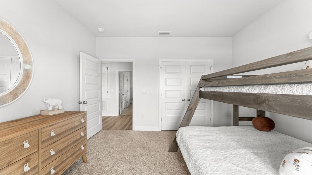 Furnished interior view inside a new home in Liberty, Panama City (Image 18).