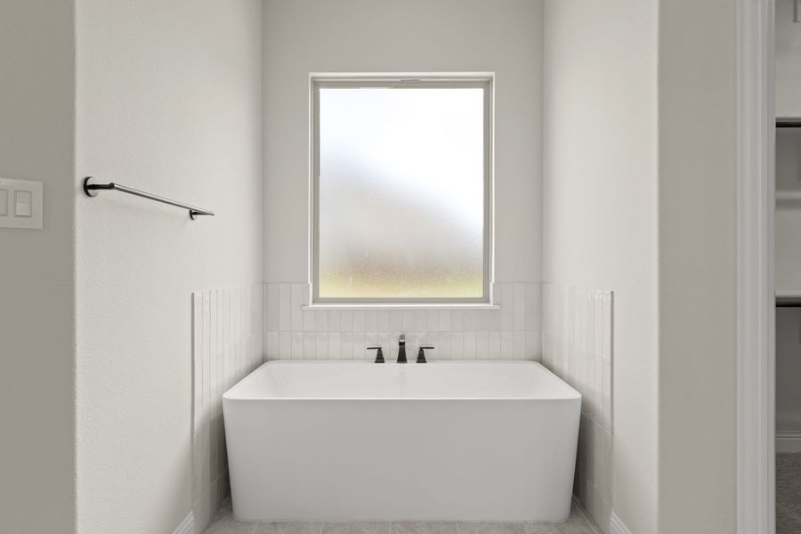 Representative furnished interior of a home built from the Stirling by Windsor Homes in Estates at Rockhill, Frisco (Image 13).