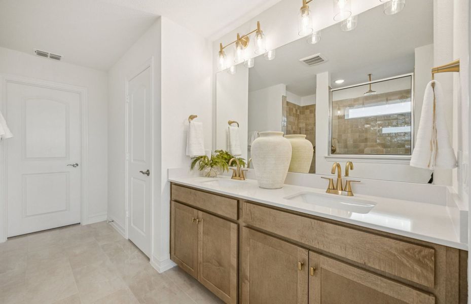 Representative furnished interior of a home built from the San Luis by Pulte Homes in Ribbonwood, Aubrey (Image 17).