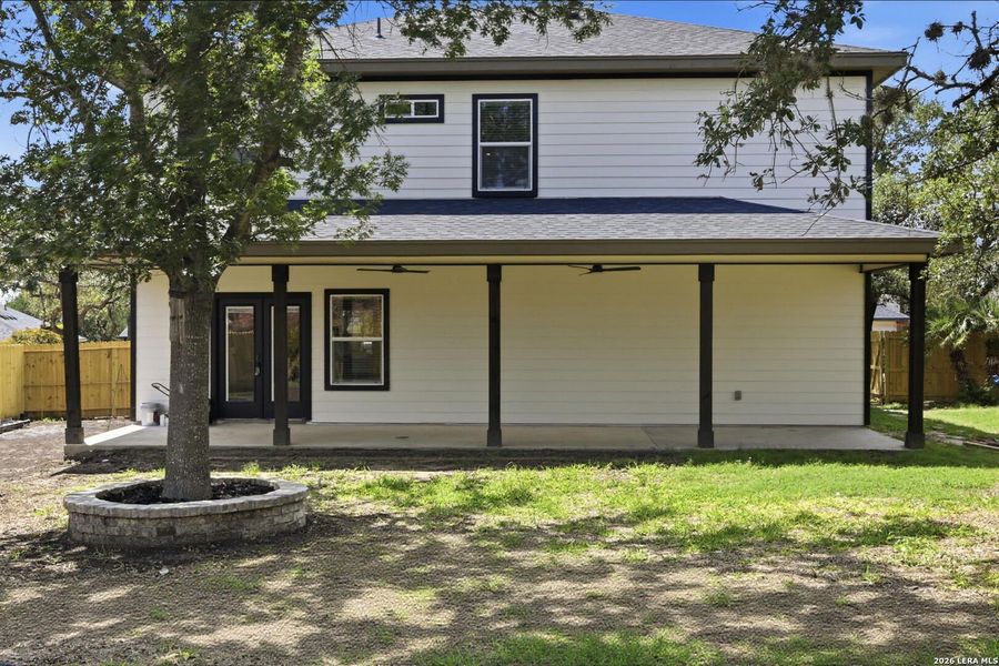 Exterior details and patio area of a home in , San Antonio (Image 21).