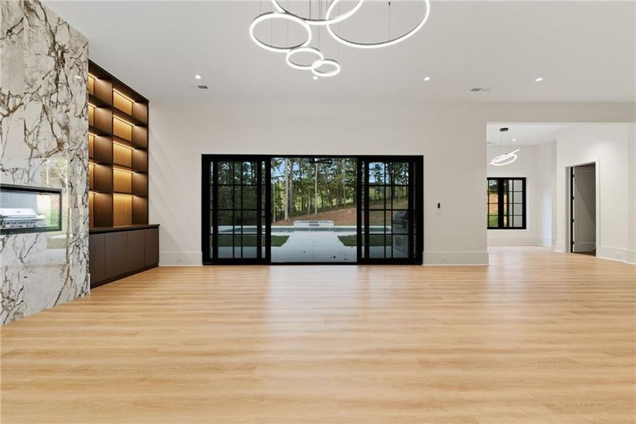 Spacious, unfurnished interior of a new home in , Alpharetta (Image 92).