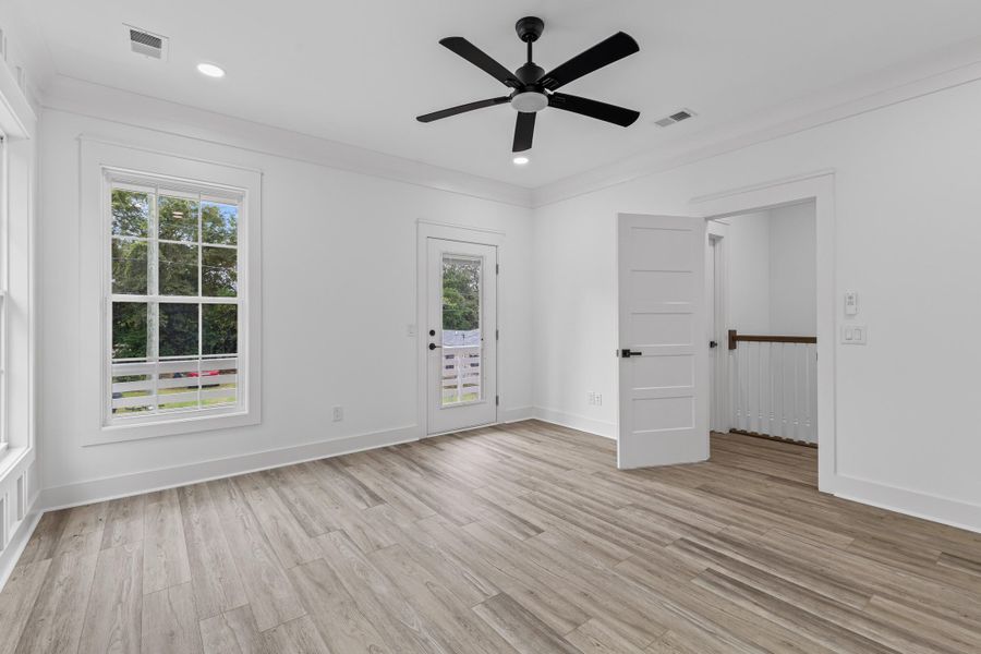 Spacious, unfurnished interior of a new home in , North Charleston (Image 23).