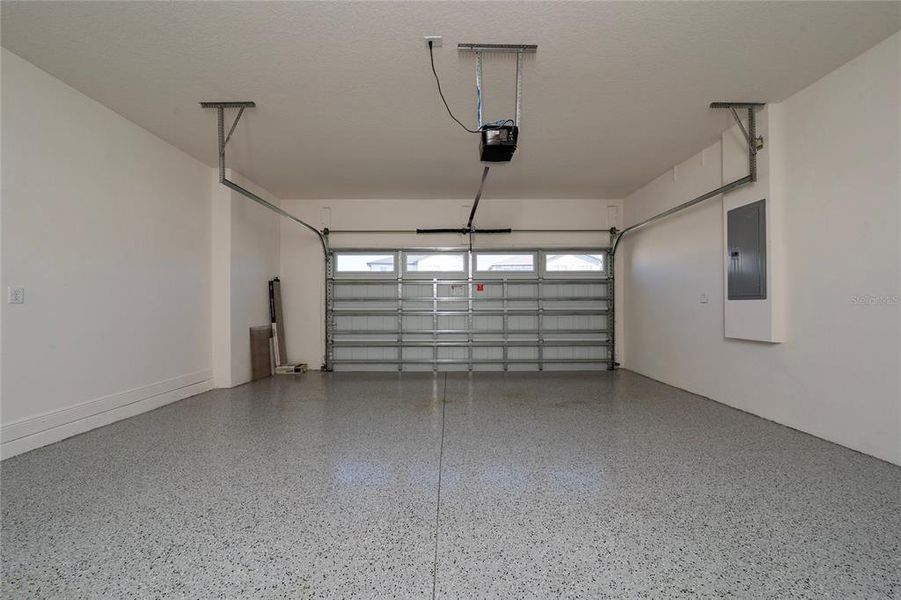 Spacious, unfurnished interior of a new home in , St. Cloud (Image 25).