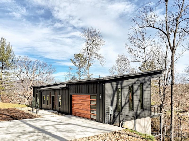 Community amenities in , Clyde (Image 37).