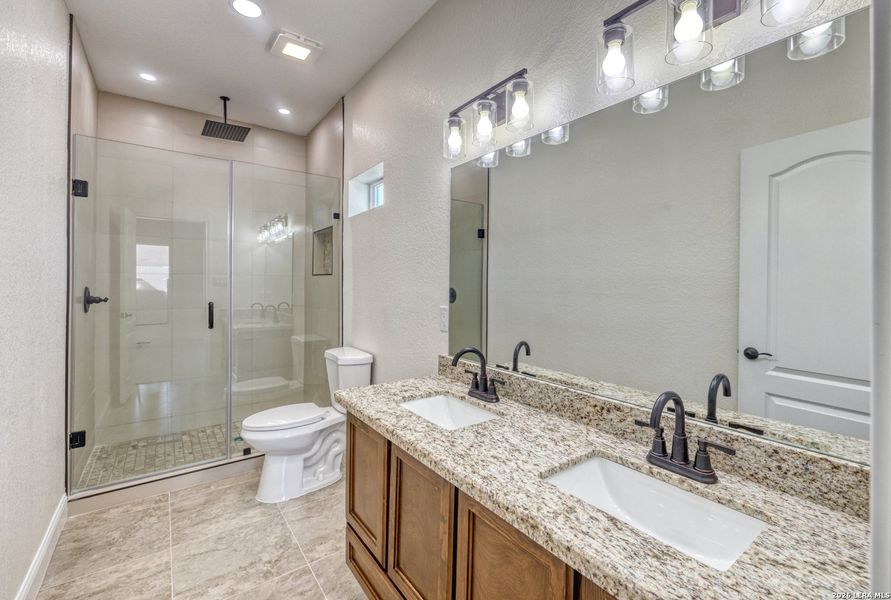 Furnished interior view inside a new home in , Eagle Pass (Image 6).