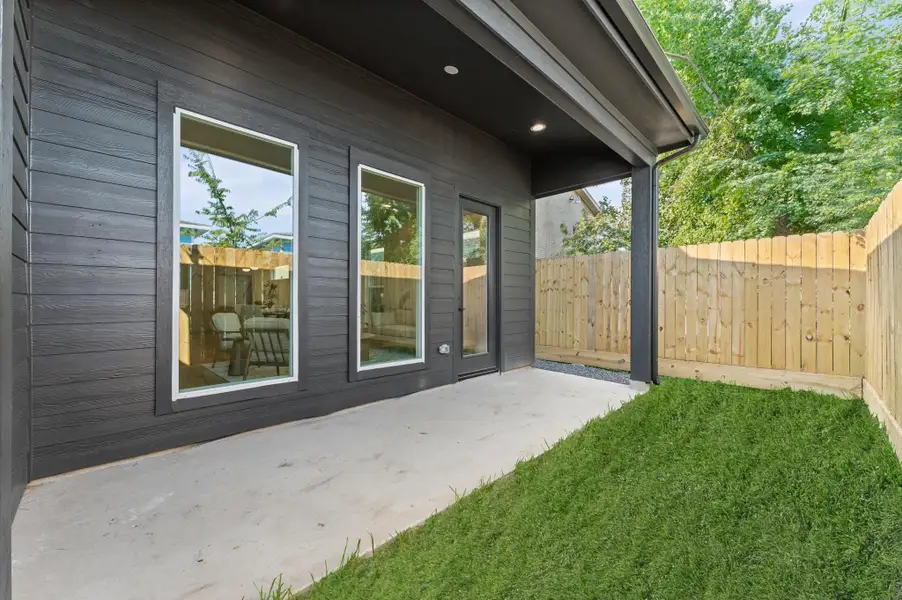 Large covered patio, perfect for entertaining!