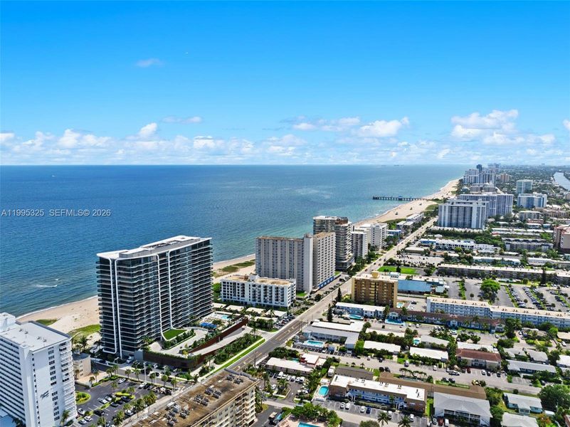 Condo located in Pompano Beach, FL showcasing its design and architecture (Image 30).