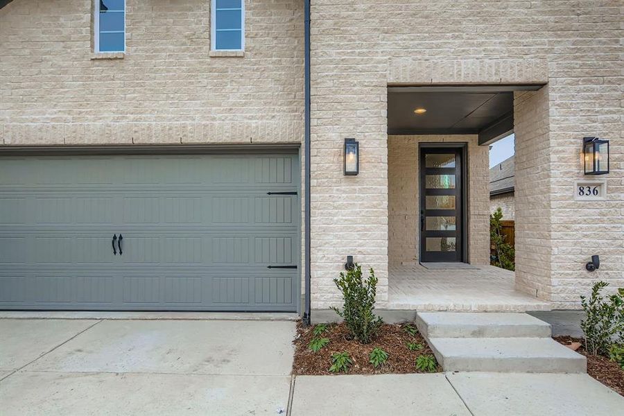 Exterior details and patio area of a home in Hillstead, Lavon (Image 19).