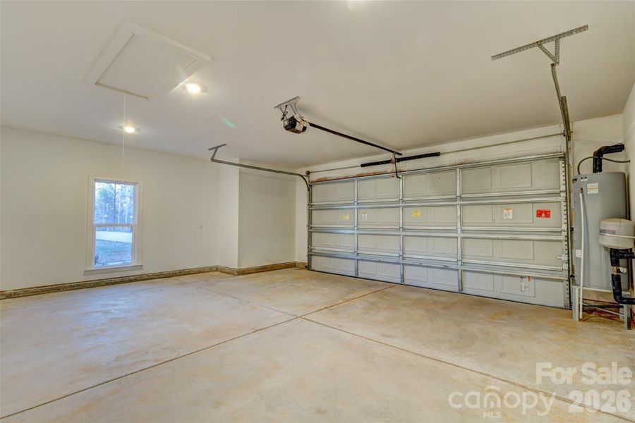 Spacious, unfurnished interior of a new home in , Cherryville (Image 34).