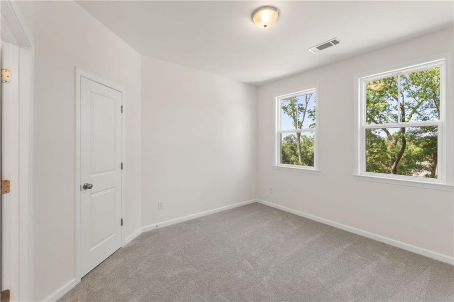 Spacious, unfurnished interior of a new home in Chattahoochee Reserve, Cumming (Image 26).
