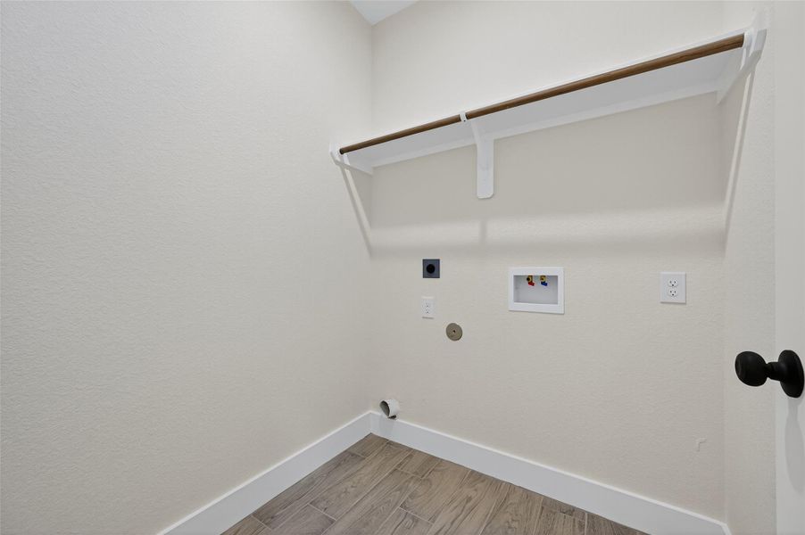 Spacious, unfurnished interior of a new home in , Cleveland (Image 33).