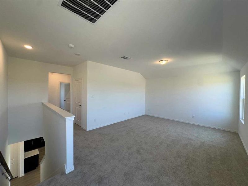 Spacious, unfurnished interior of a new home in Monticello Park, Princeton (Image 35).