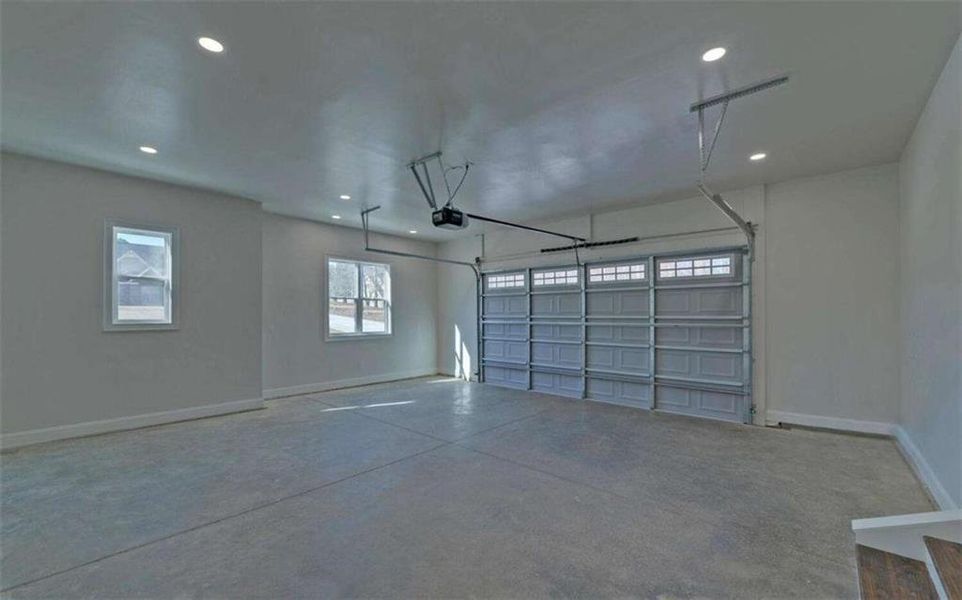 Spacious, unfurnished interior of a new home in , Clarkesville (Image 72).