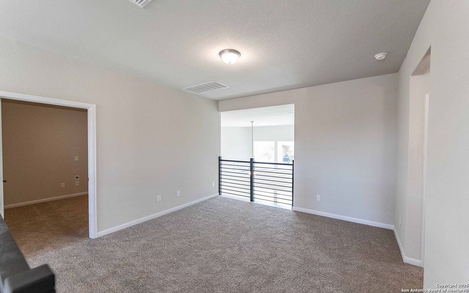 Spacious, unfurnished interior of a new home in Arcadia Ridge, San Antonio (Image 10). Spacious, unfurnished interior of a new home in Arcadia Ridge, San Antonio (Image 10).