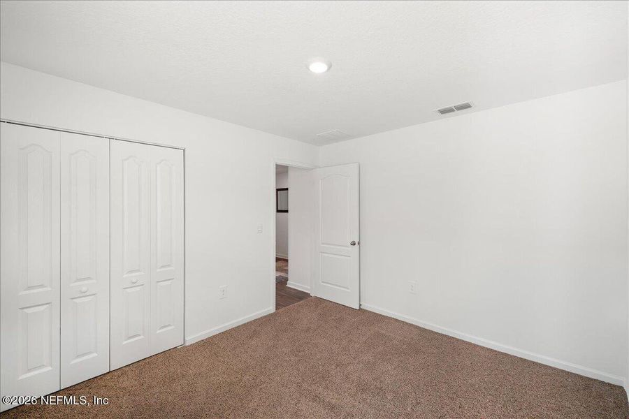 Spacious, unfurnished interior of a new home in , Green Cove Springs (Image 24).