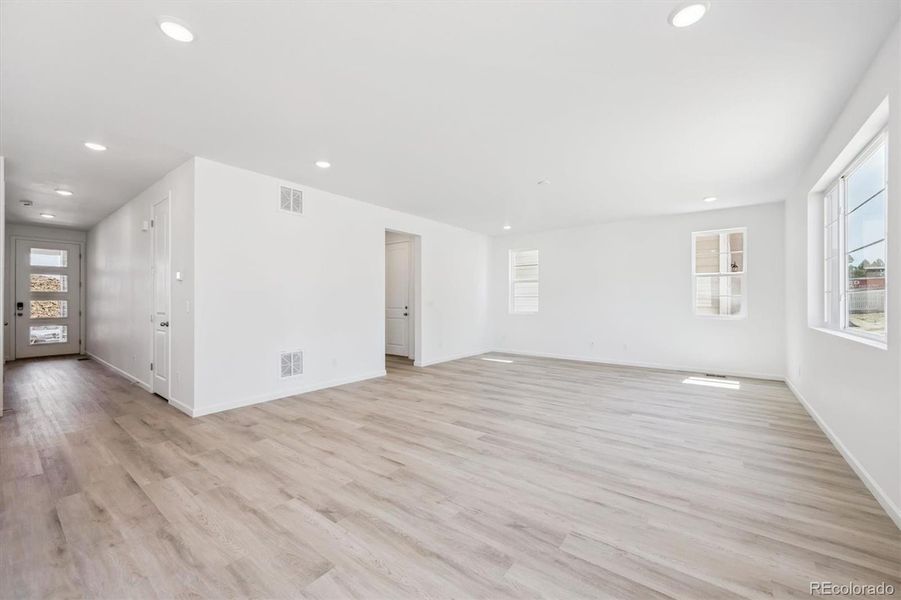 Spacious, unfurnished interior of a new home in Buckley Yard, Aurora (Image 14).