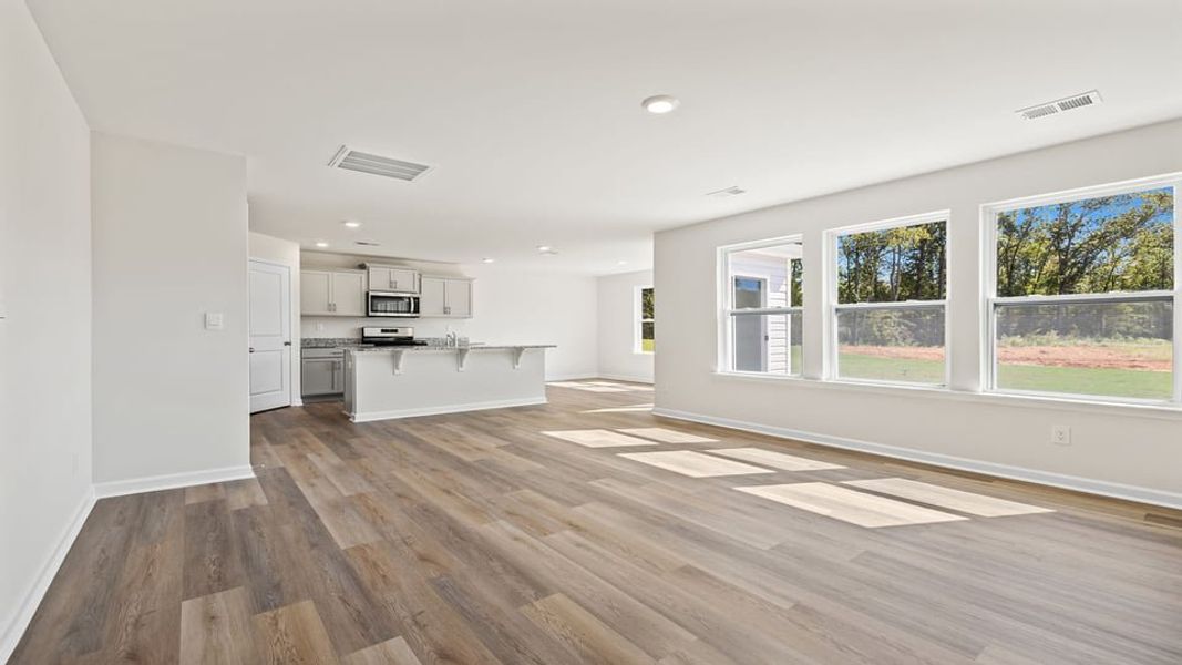 Spacious, unfurnished interior of a new home in Varner Station, Woodruff (Image 15).