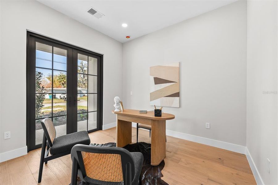 Furnished interior view inside a new home in College Park, Orlando (Image 35).