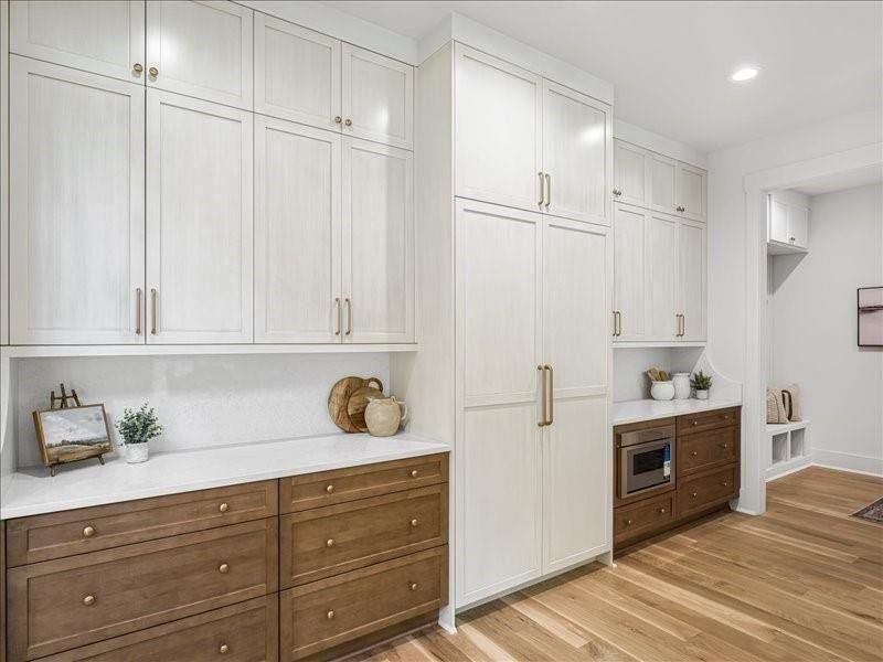 Furnished interior view inside a new home in , Alpharetta (Image 77).