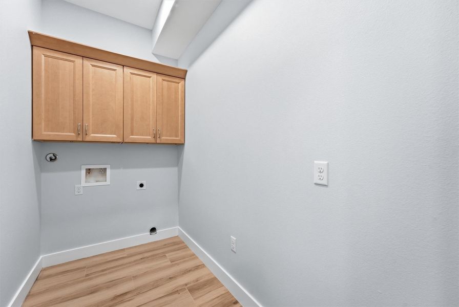 Spacious, unfurnished interior of a new home in , Tiki Island (Image 23).