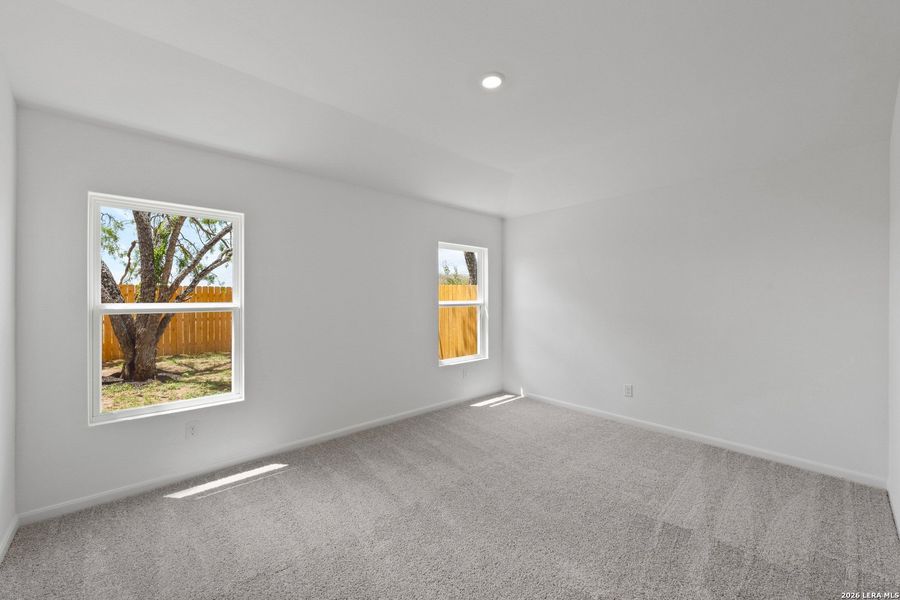 Spacious, unfurnished interior of a new home in , San Antonio (Image 9).