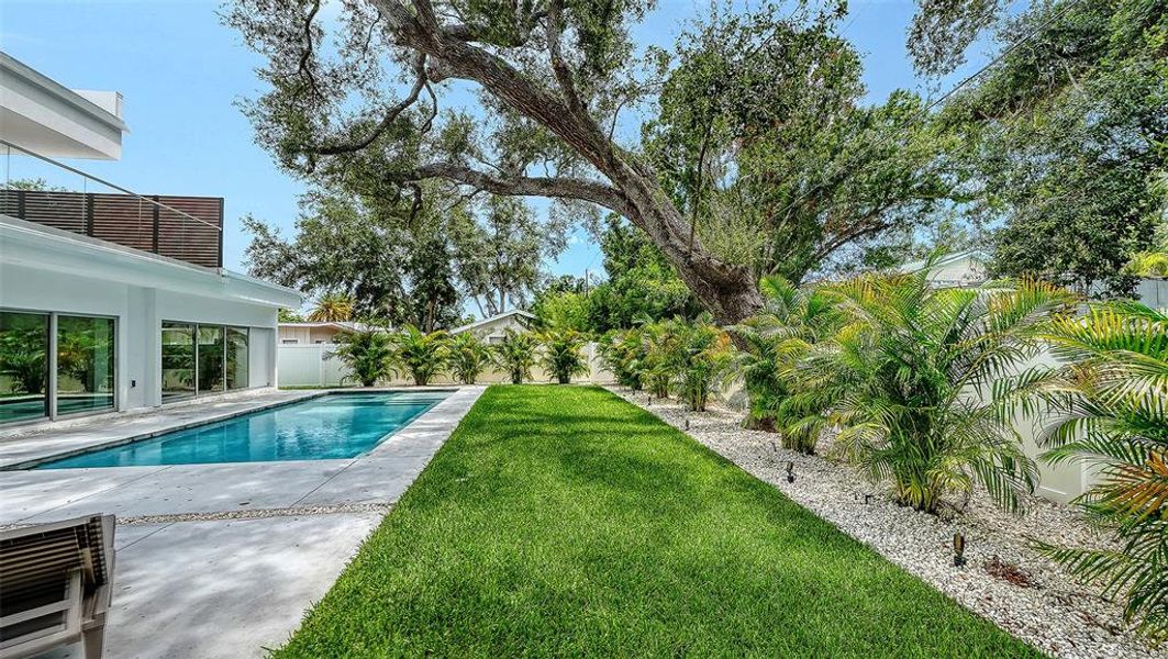 Exterior details and patio area of a home in , Sarasota (Image 41).