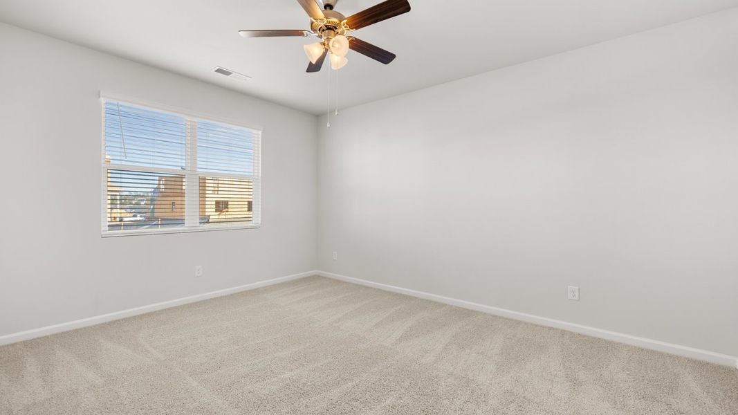 Spacious, unfurnished interior of a new home in Estates at Deer Hollow, Grovetown (Image 19).