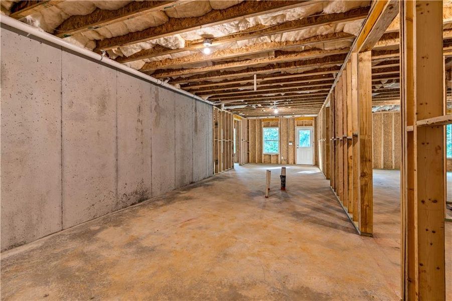 Spacious, unfurnished interior of a new home in Palmer Falls, Douglasville (Image 29).
