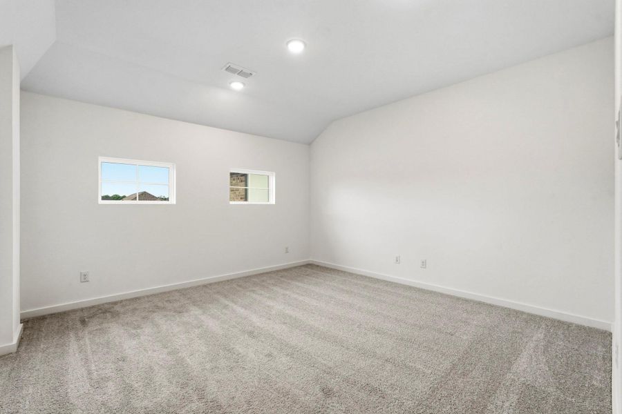 Spacious, unfurnished interior of a new home in Sienna 45', 50', Missouri City (Image 6).