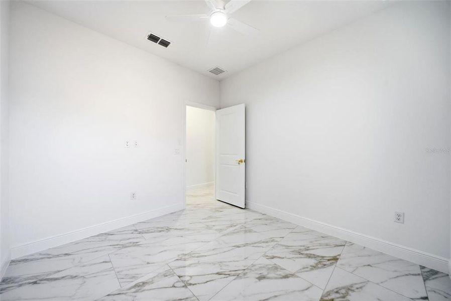 Spacious, unfurnished interior of a new home in , Altamonte Springs (Image 37).
