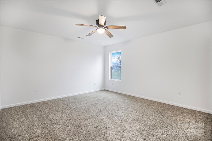 Spacious, unfurnished interior of a new home in , Shelby (Image 23).