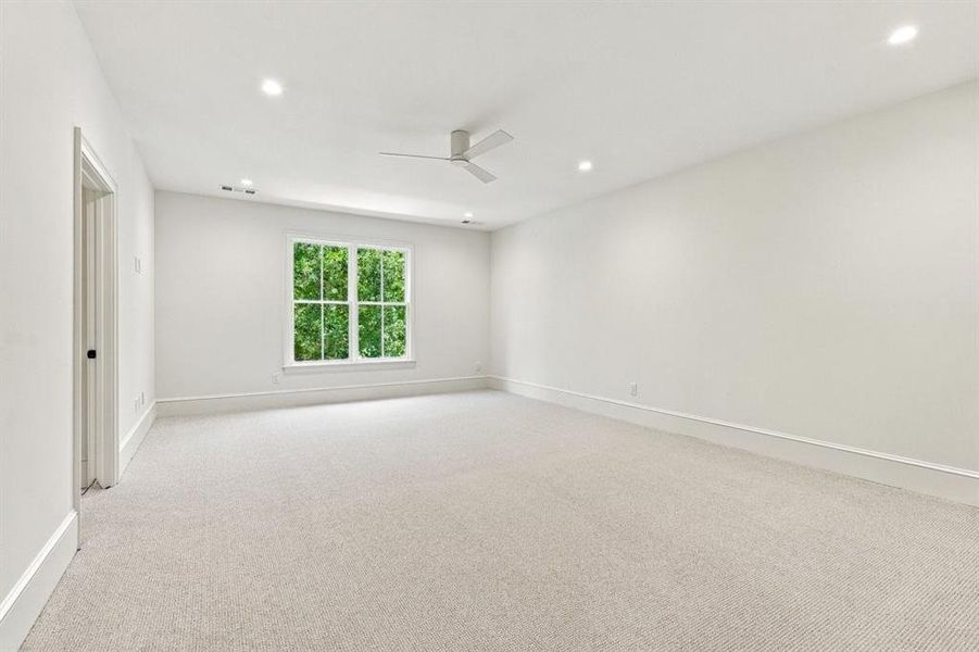Spacious, unfurnished interior of a new home in , Roswell (Image 81).