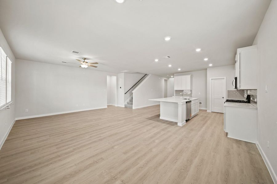 Spacious, unfurnished interior of a new home in Russell Ranch, Bay City (Image 18). Spacious, unfurnished interior of a new home in Russell Ranch, Bay City (Image 18).