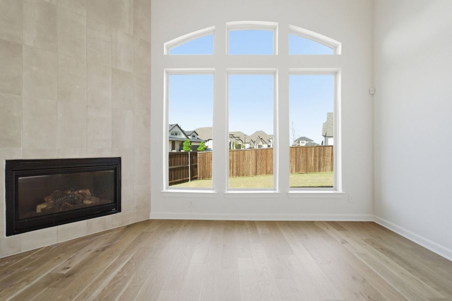 Spacious, unfurnished interior of a new home in Sonoma Verde, Heath (Image 32).