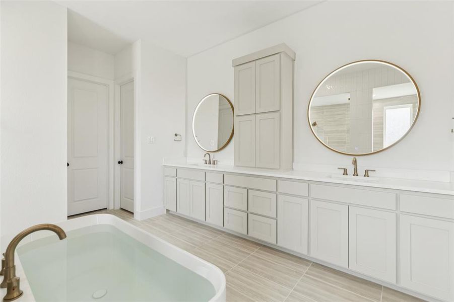 You'll find outstanding space and style in our Brenham III owners bath.