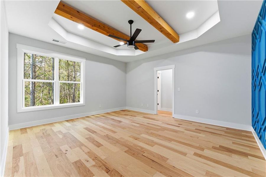 Spacious, unfurnished interior of a new home in , Hampton (Image 28).