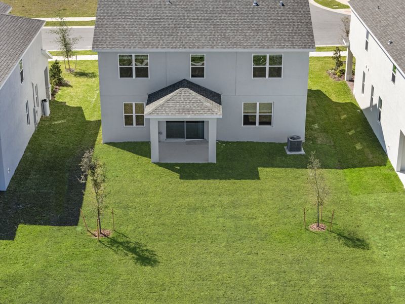 Representative exterior details of a home built from the Newcastle by Risewell Homes in Trinity Lakes, Groveland (Image 4).